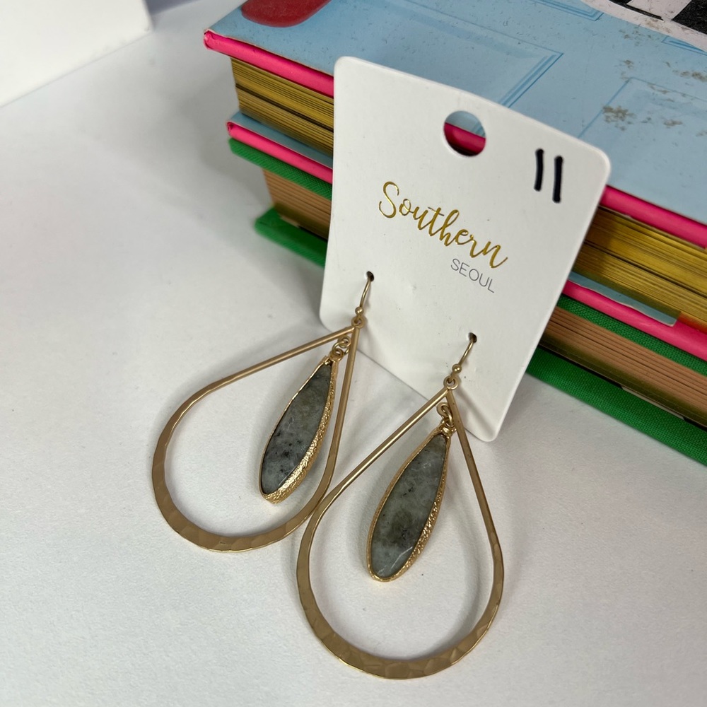 Stone Earrings - Picture 2 of 4